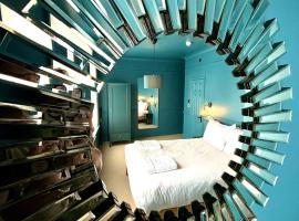 ROOMS AT THE QUAYSIDE - stylish en-suite rooms on Poole Quay all fully refurbed，位于浦耳的酒店