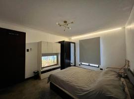 colets cozy private room shared space，位于安吉利斯的酒店