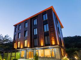 Querencia Suit Hotel，位于Kuvançari的酒店