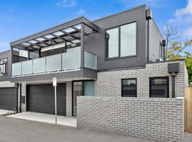 Modern Townhouse in Geelong，位于吉朗的酒店