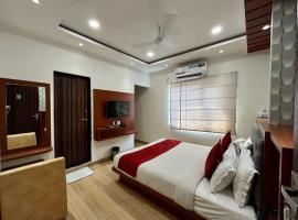 Hotel Banaras grand，位于瓦拉纳西的酒店