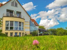 Inselhotel kleiner Bodden，位于Buschvitz的酒店