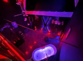 Loveroom de luxe - Thème 50 nuances de grey maison privative spa insolite