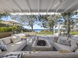 Barellen Beach House - Luxe Beach Front, Oceanview