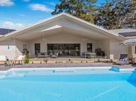 Koala Lane - Family, Pool, Sleeps 10, Luxe