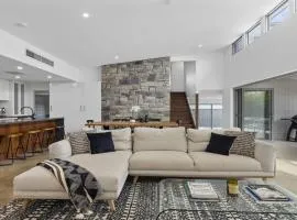 Serendipity - Pool, Pets OK, Fireplace, Village Location