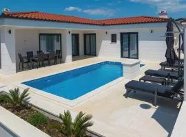 Luxury Villa Mariva with heated pool