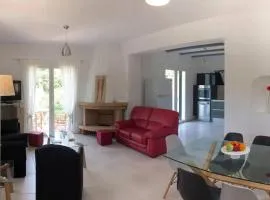 Villa Verde with Outdoor Jacuzzi