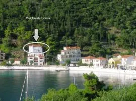 Agia Efimia seaside 2br apartment