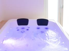 Villa Angela Suite，位于塔兰托的海滩酒店