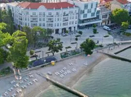 Hotel Miramare，位于茨里克韦尼察的宠物友好酒店