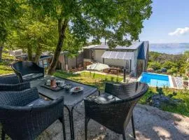 Amazing Home In Bater