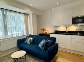 Luxury 2 Bedroom Apartment in Central Croydon with Free Parking