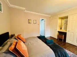 Characterful & cosy cottage with large double room