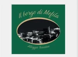 Il borgo di Mefila, La casa in Corte