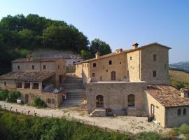西斯特纳古老村庄酒店，位于Macerata Feltria的农家乐