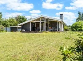 2 Bedroom Nice Home In Ølsted