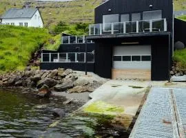 A pearl in a forgotten fjord - Luxury Boathouse