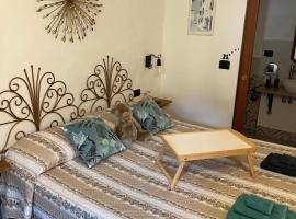 Camera privata Orchidea，位于Castellero的酒店