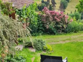 Eco-gîte panoramique face aux volcans avec ateliers couture bohème en option