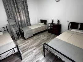 Amplia casa entera con patio y terraza para familia y grupo de amigos