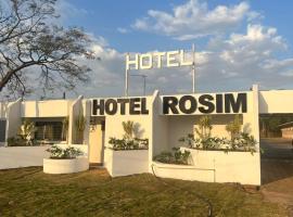 Hotel Rosim，位于皮拉苏农加的酒店