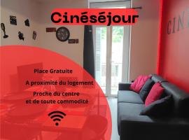 Le séjour ciné-Proche du centre-wifi-parking，位于卢尔德的酒店
