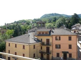 Discover Appennino - Via Roma 72, 12 - Montecreto，位于蒙泰克雷托的酒店