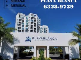 PlayaBlanca Town Center Suites 6250-5799，位于里奥阿托的酒店