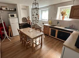 Gite en Cevennes 4 personnes，位于Ponteils-et-Brésis的酒店