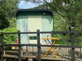 pipowagen Blagour midden in de natuur，位于Lachapelle-Auzac的酒店