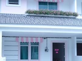 Comfy Cafe 43 Homestay- Holiday Home，位于丹那拉打的酒店