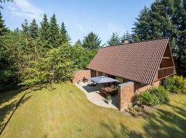 Stunning Home In Højslev With Wifi，位于霍伊斯莱乌的酒店