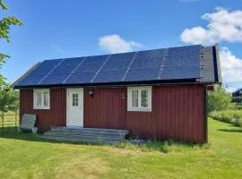 Gorgeous Home In Ellös With Wifi