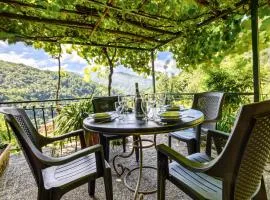 Stunning Apartment In Mezzanego