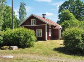 Cozy Home In Kristinehamn With Wifi，位于Edet的酒店