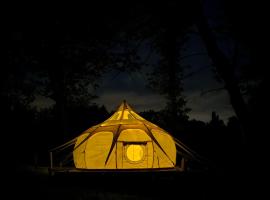 Nuit &eacute;toil&eacute;e en pleine Nature，位于Solignac的豪华帐篷