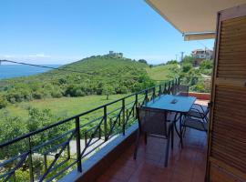 Rainbow Castle Villa neos panteleimonas，位于内奥斯潘特雷蒙纳斯的别墅