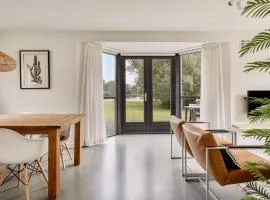 Vakantiehuis aan het water -incl laadpaal-