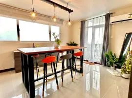 Luxurious Deluxe Apartment - EhubStay Mactan Cebu - Saekyung Condo Looc