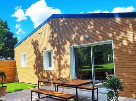 Le Lodge de St Sauveur，位于Esquennoy的木屋