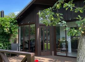 Summer chalet in the heart of Riga，位于里加的木屋