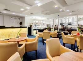 Hotel Šariš，位于巴尔代约夫的酒店