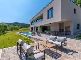 Stunning Home In Glavanovici