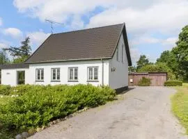 5 Bedroom Gorgeous Home In Østermarie