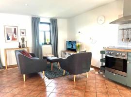 FeWo Gotland Mecklenburg Pool Alte Schule Barlin，位于Dargun的酒店