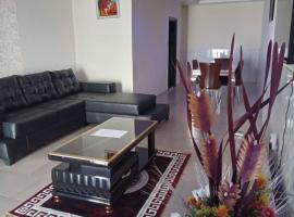 YP-Made Luxurious 1 & 2 Bedroom Apartments，位于Eluju的酒店