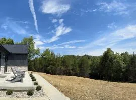 100 Acre Relaxing Retreat Near ARK- The Cabin