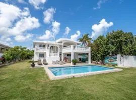 Casa Blanca - Exclusive Oceanfront Villa with Large Pool