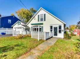 Cozy Lewiston Home Less Than 10 Mi to Niagara Falls!，位于刘易斯顿的酒店